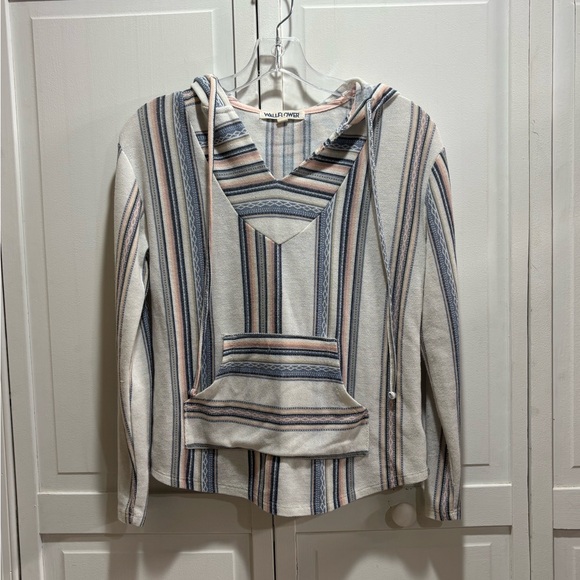 wild fable Tops - Wild Fable Pink and Blue Patterned Top Size Small